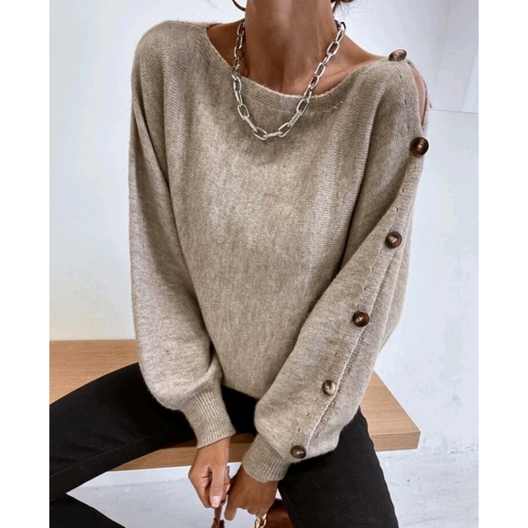 VIVA BOUTIQUE Sweaters - Pullover Buttoned Sleeves Sweater